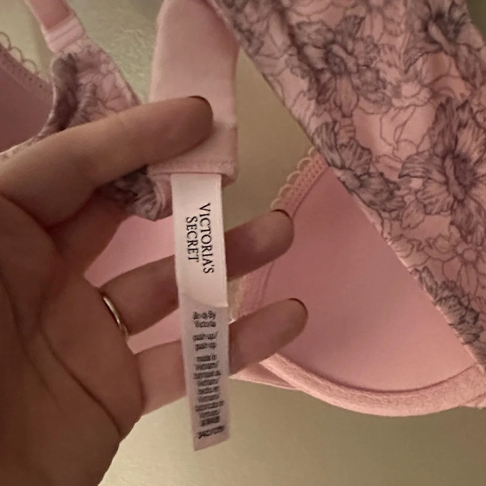 Victorias Secret Pink Floral Lace Push Up Bra‎ | 34C